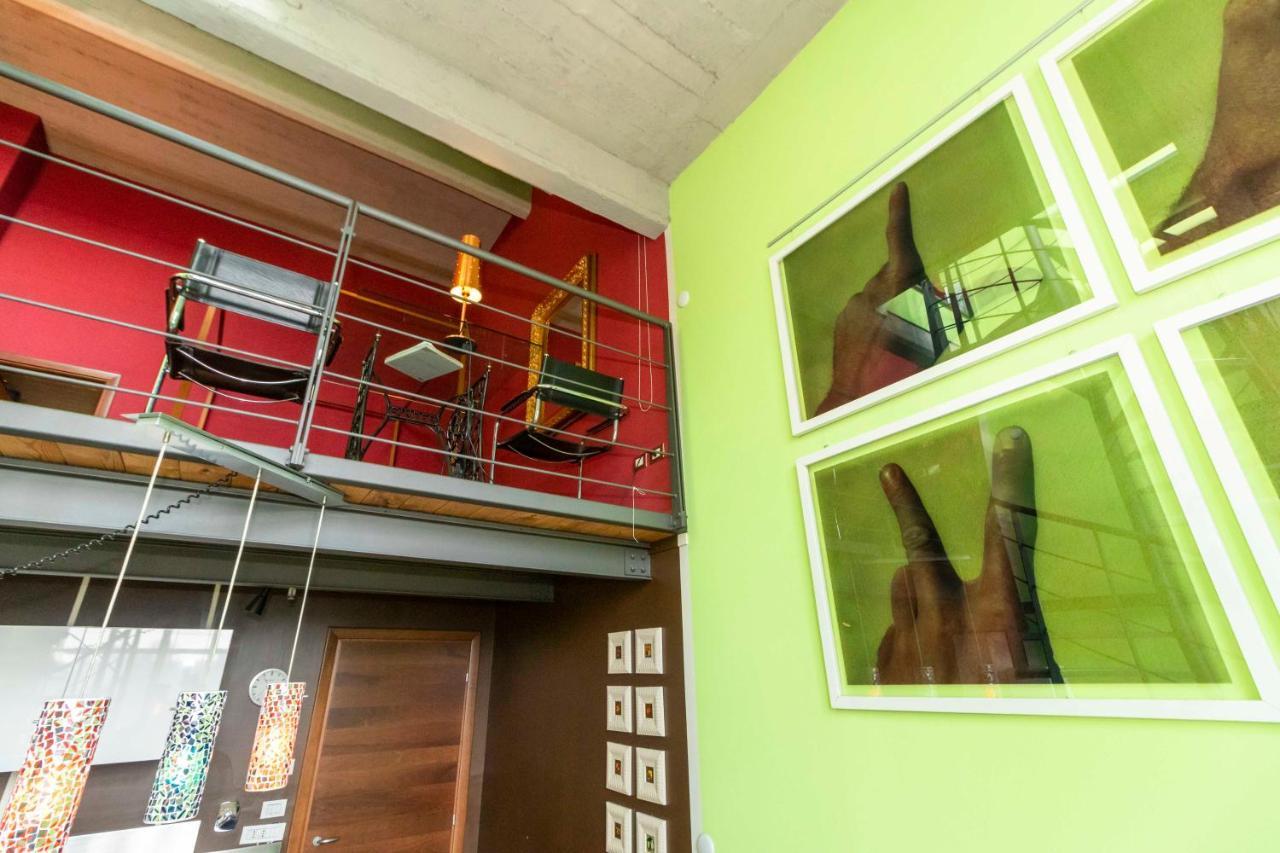 Dora Riverside Modern Apartment With Private Parking トリノ エクステリア 写真
